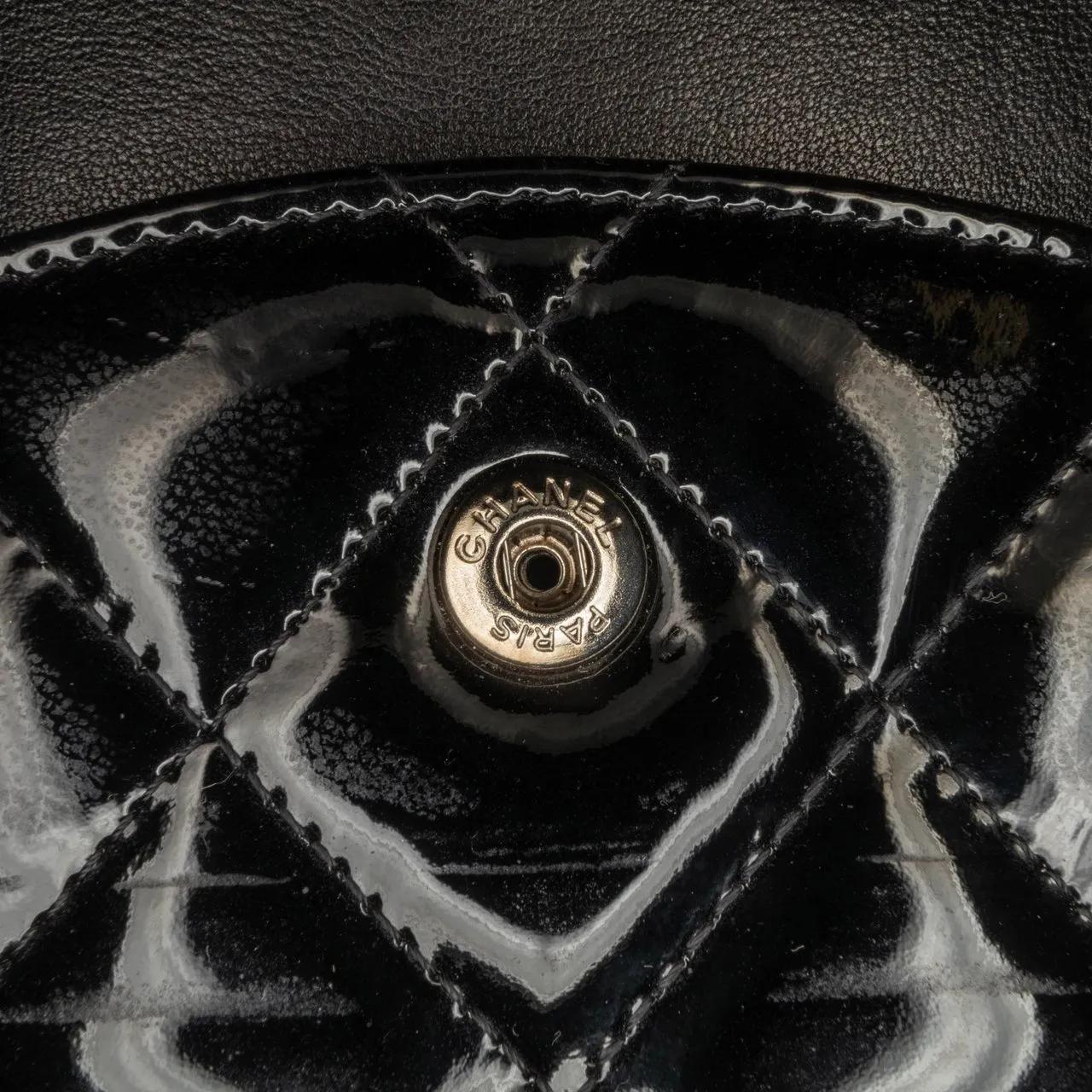 Chanel Hobo bags 2011 Jumbo Classic Patent Double Flap in zwart