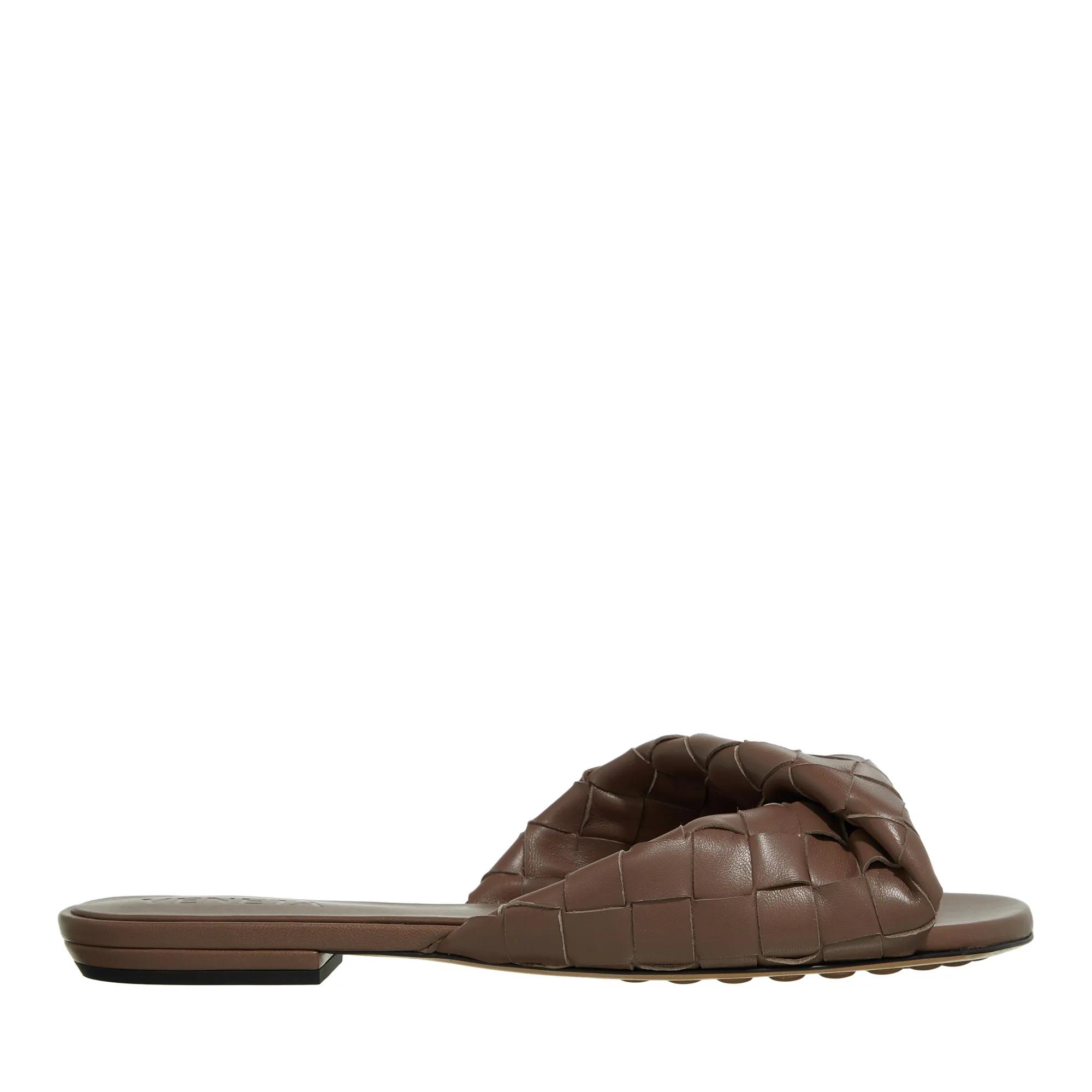 Bottega Veneta Sandalen Blink Flat Sandal in bruin