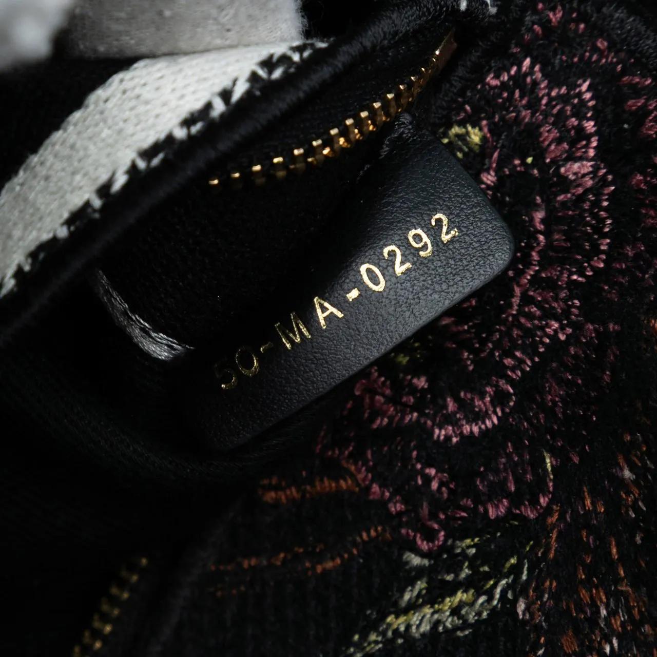 Thumbnail - Christian Dior Hobo Bags - Mini Embroidered Canvas Mille Fleurs Lady D Lite - Gr. unisize - in Schwarz - für Damen