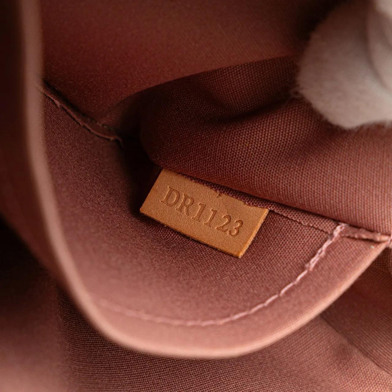 Thumbnail - Louis Vuitton Hobo Bags - Monogram Vernis Ikat Pochette Accessoires - Gr. unisize - in Gold - für Damen