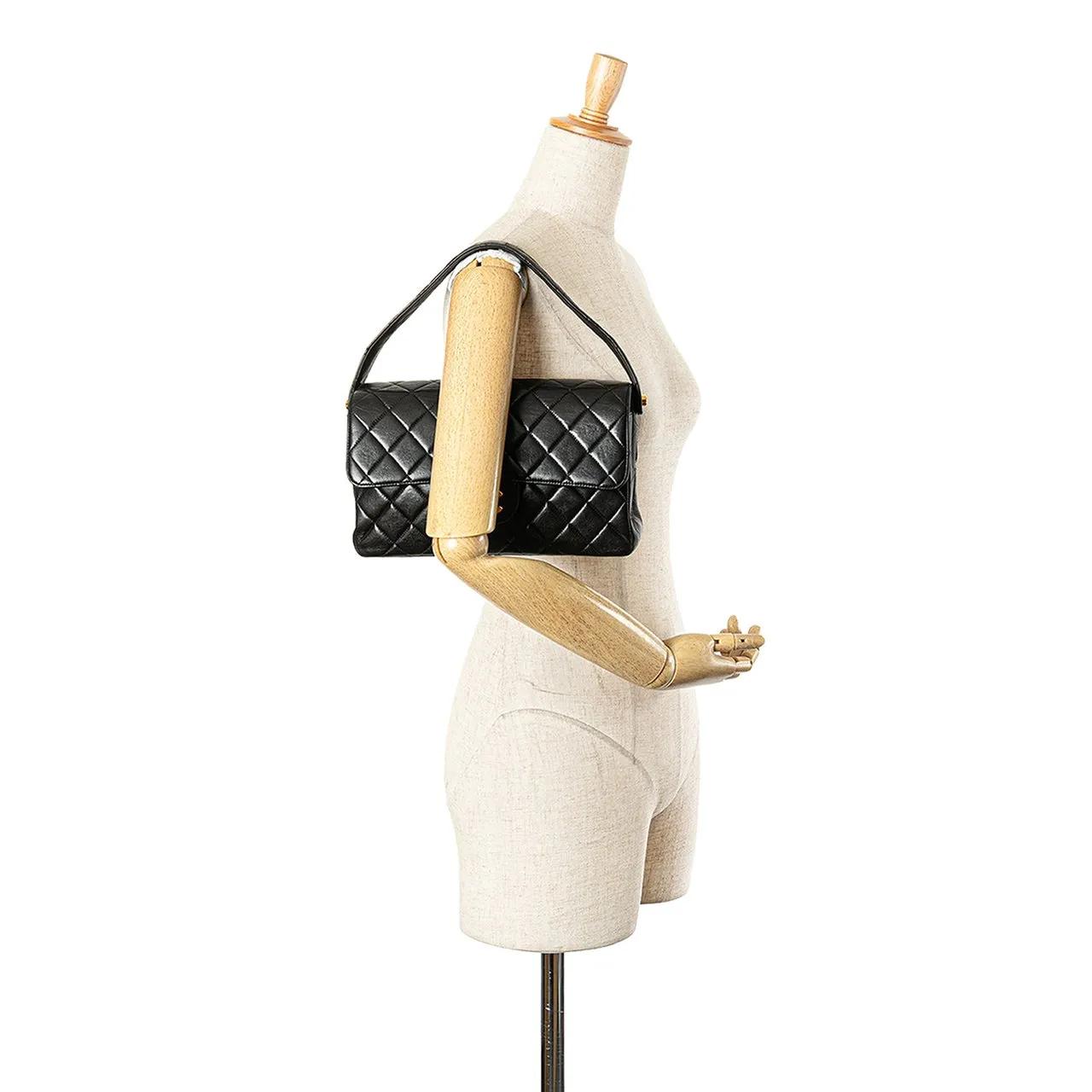 Thumbnail - Chanel Crossbody Bags - 1994-1996 Quilted Lambskin Double Sided Flap - Gr. unisize - in Schwarz - für Damen