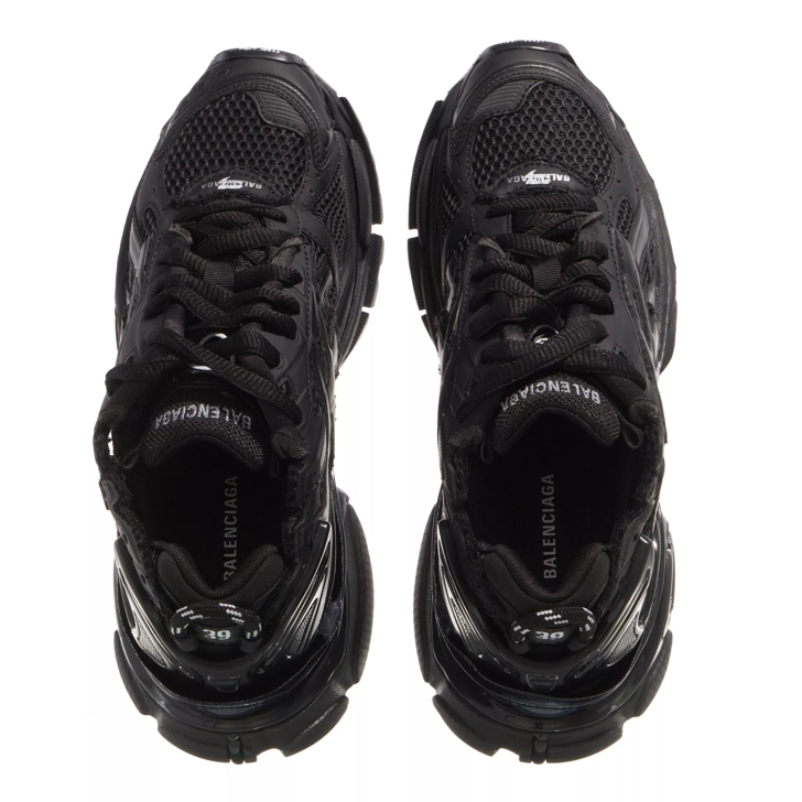 Black on black balenciaga runners sale