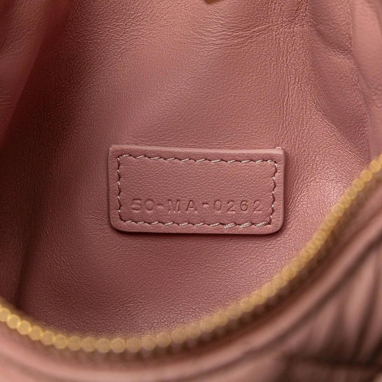 Thumbnail - Christian Dior Crossbody Bags - Small Calfskin Macrocannage Diortravel Nomad Pouch - Gr. unisize - in Gold - für Damen