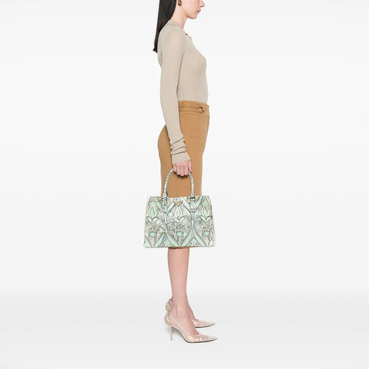 Thumbnail - Prada Hobo Bags - Medium Saffiano Floral Print Galleria Satchel - Gr. unisize - in Grün - für Damen