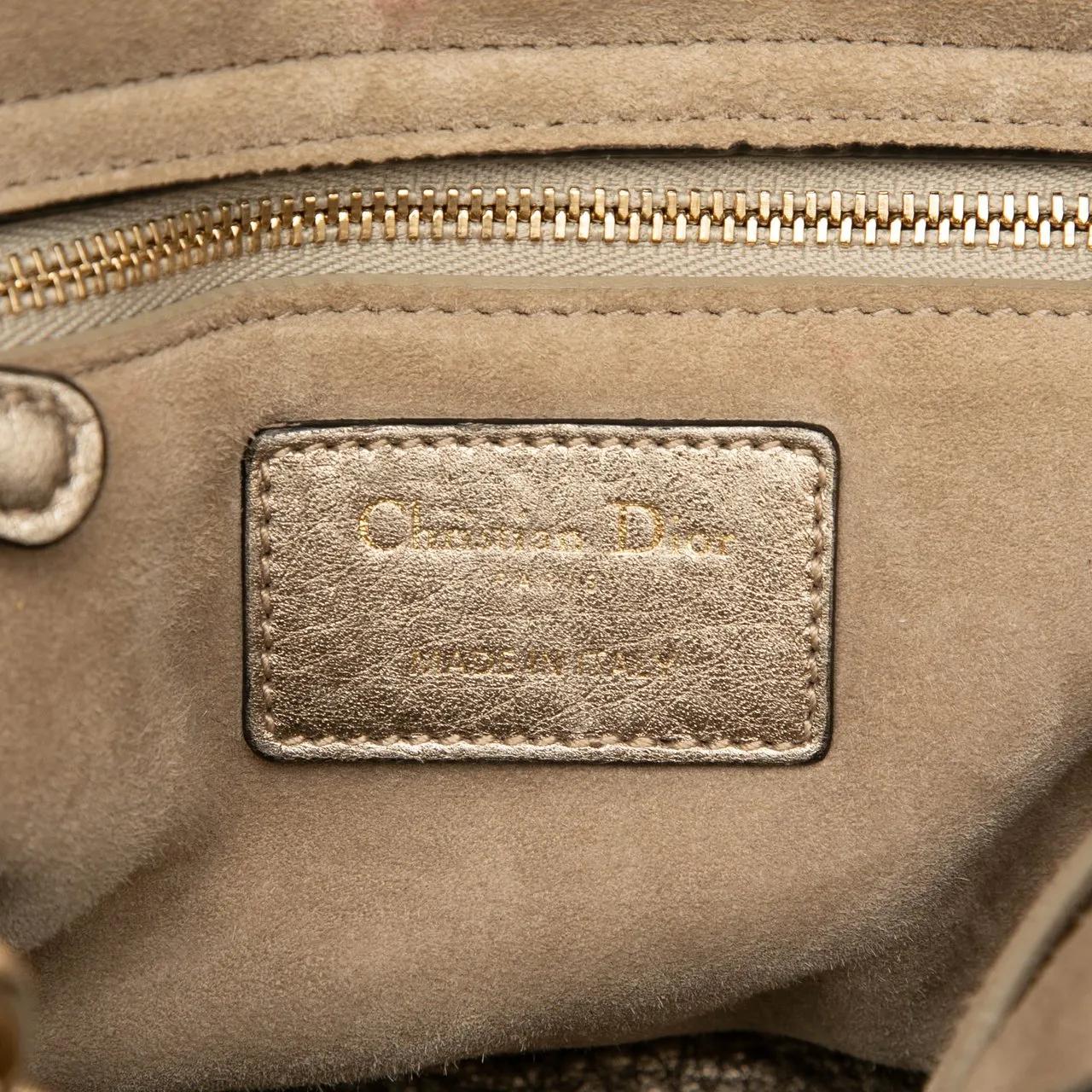 Thumbnail - Christian Dior Hobo Bags - Medium Metallic Grained Calfskin Cannage Supple La - Gr. unisize - in Gold - für Damen