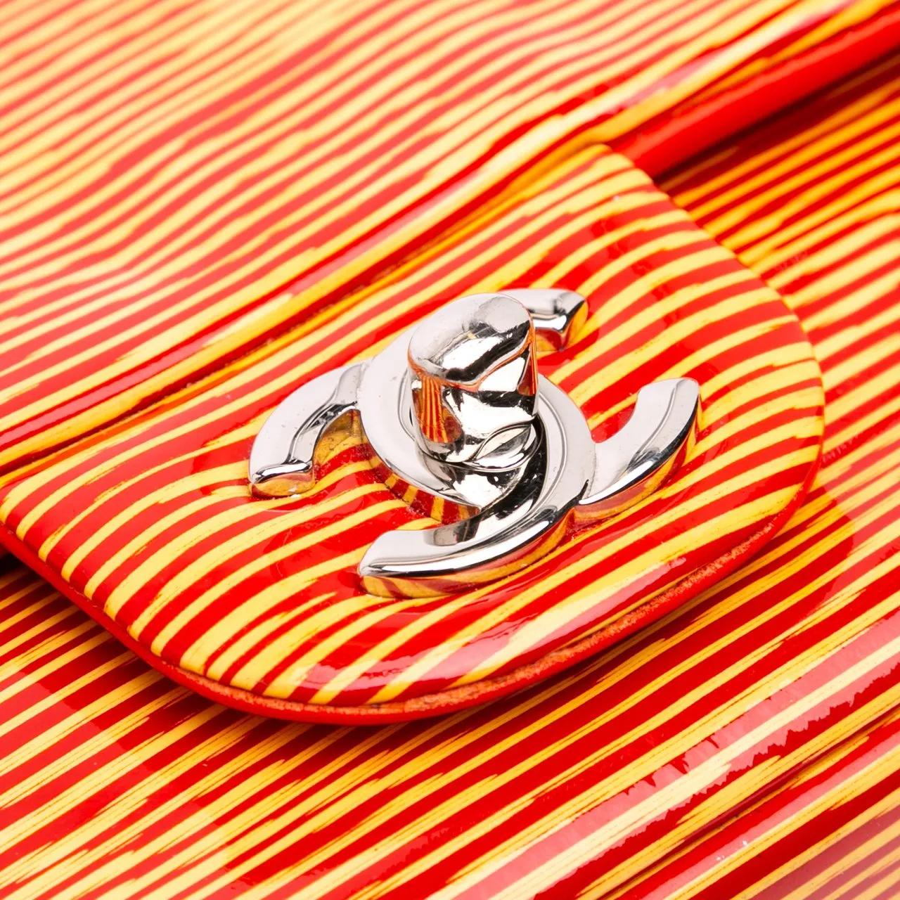 Thumbnail - Chanel Hobo Bags - Mini Square Classic Patent Striped Single Flap - Gr. unisize - in Orange - für Damen