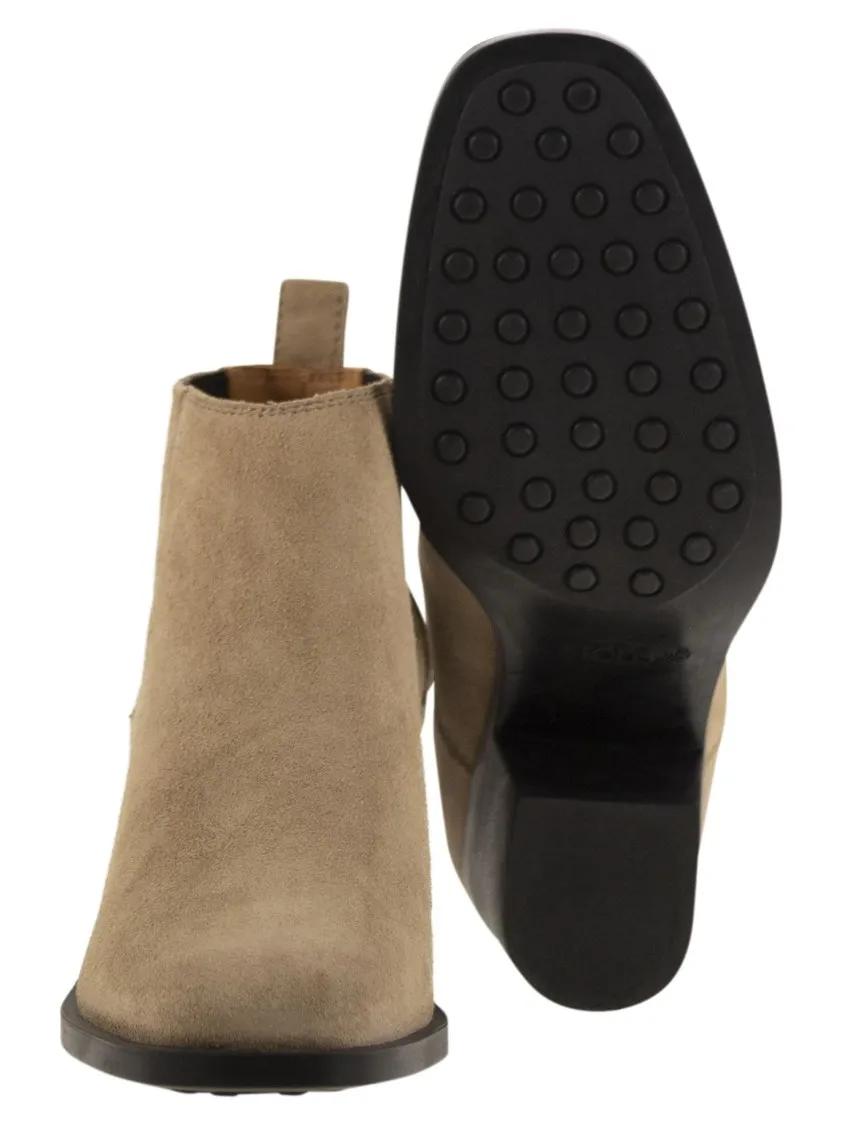 Thumbnail - Tod's Stiefel - Suede Calfskin Ankle Boot With Elastic Inserts - Gr. 37,5 (EU) - in Beige - für Damen