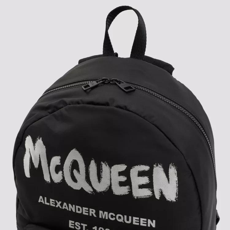 Thumbnail - Alexander McQueen Rucksäcke - Black Graffiti Metropolitan Printed Backpack - Gr. unisize - in Schwarz - für Damen