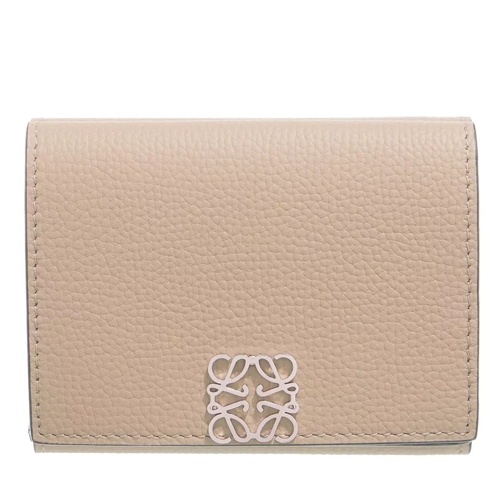 Loewe Anagram trifold wallet in pebble grain calfskin Black Tri-Fold Portemonnee