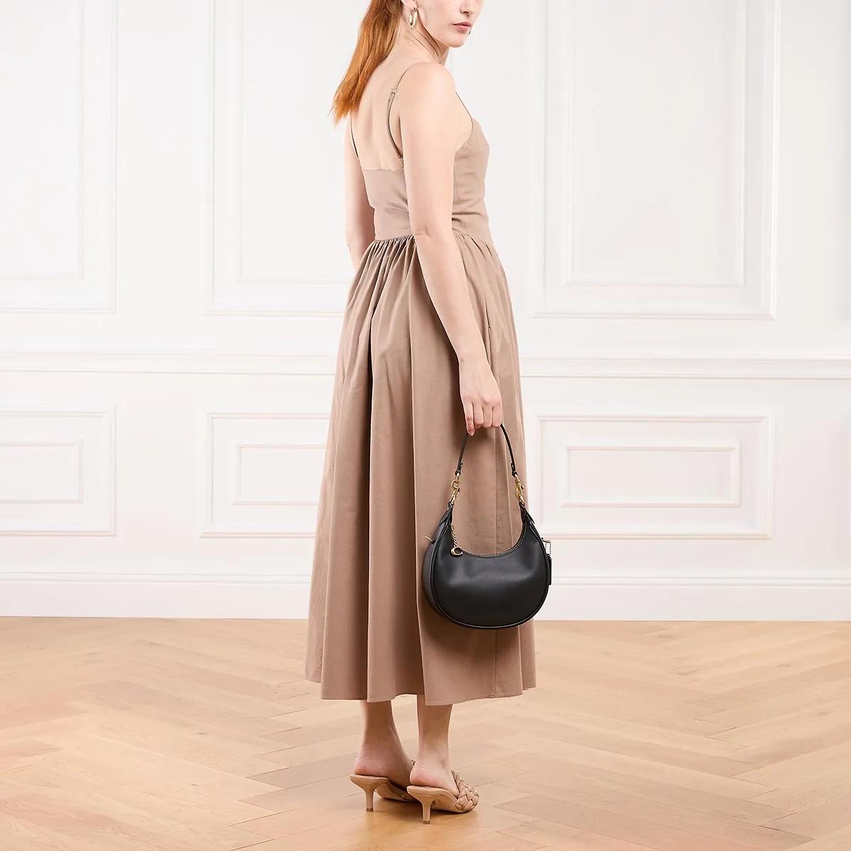 Coach Crossbody bags Glovetanned Leather Jonie Bag 22 in zwart