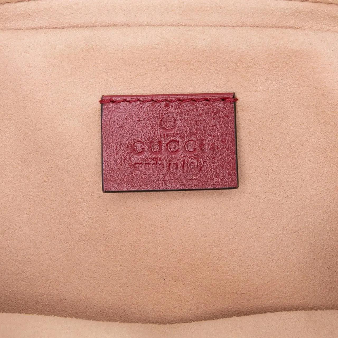 Thumbnail - Gucci Hobo Bags - GG Marmont Matelasse Leather Double Zip Crossbody - Gr. unisize - in Rot - für Damen