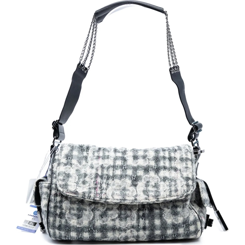 Chanel Sac à bandoulière Tweed Camellia Chain Flap Shoulder Bag schwarz