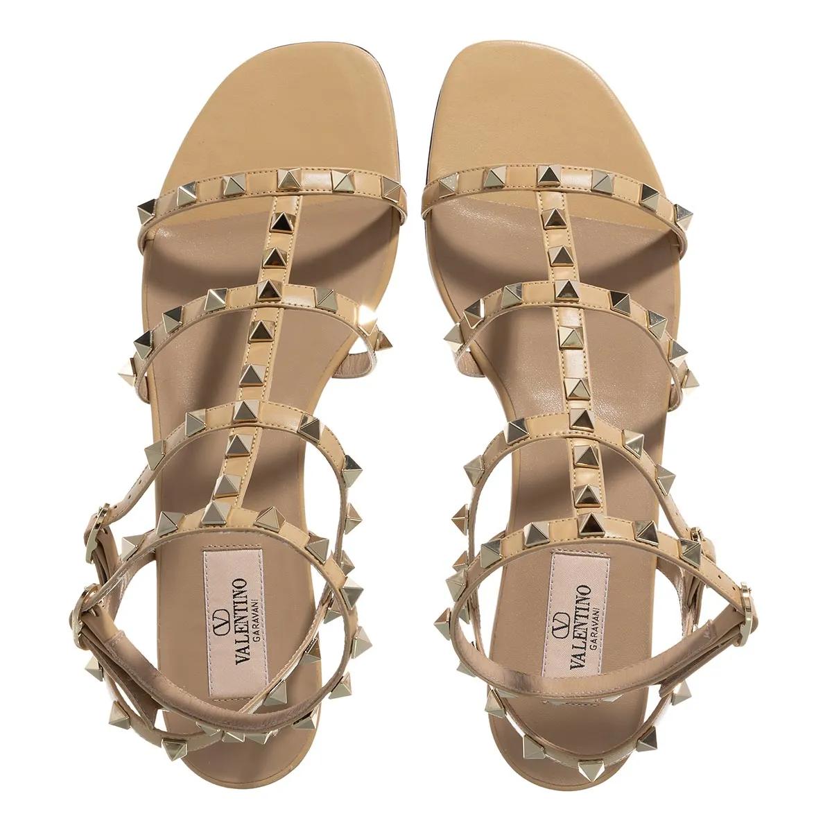 Valentino Garavani Sandalen Rockstud Sandal in beige