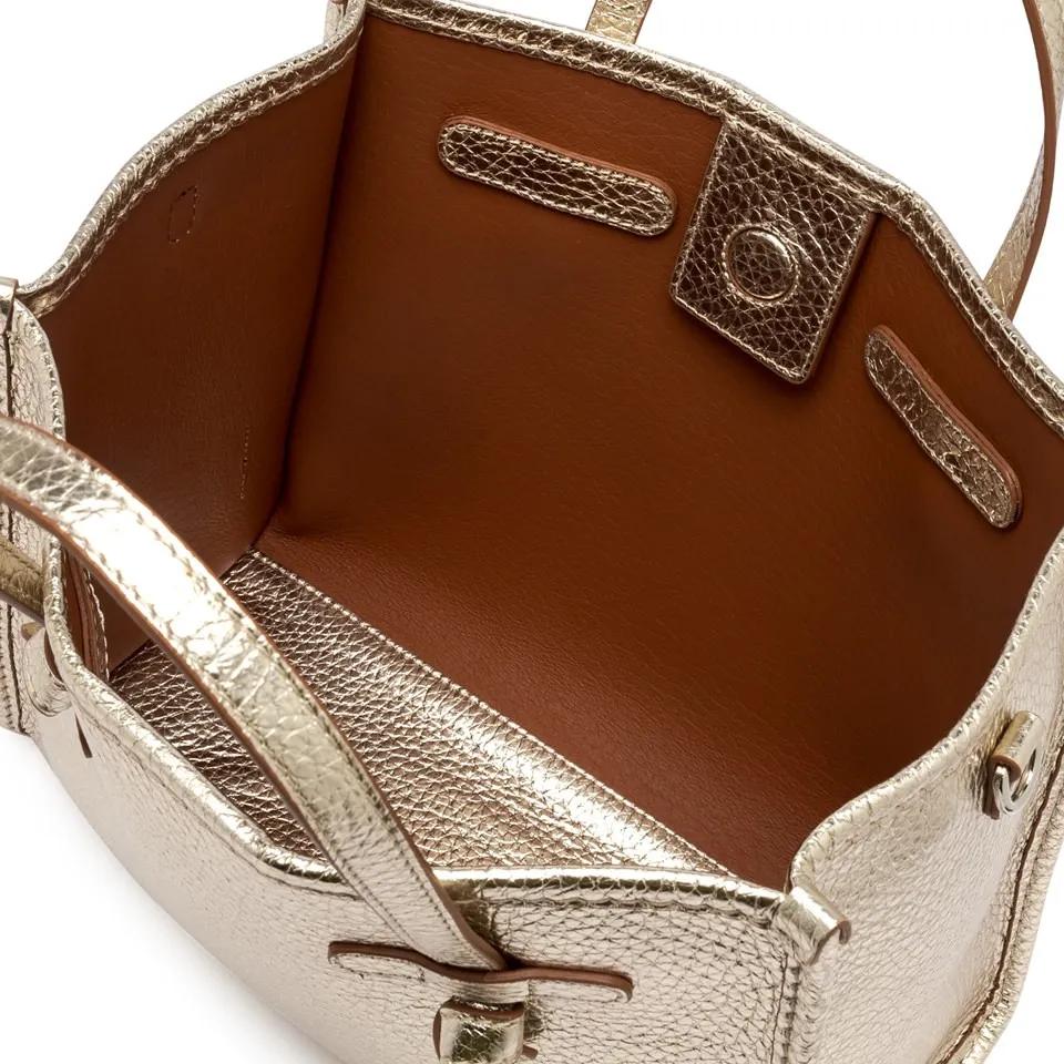 Gianni Chiarini Shoppers & Totes Marcella Textured Gold Calf Leather Bag in goud