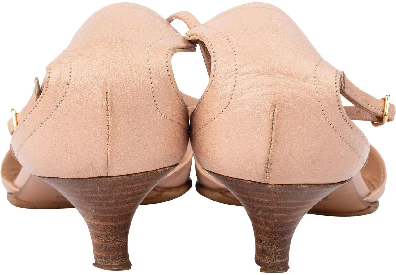 Thumbnail - Hermès Ring - Hermes Pink Leather String Sandals (36,5) - Gr. ONE SIZE - in Rot - für Damen