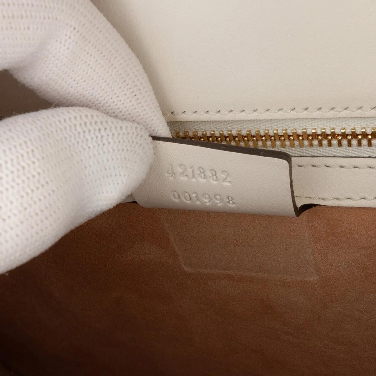 Thumbnail - Gucci Hobo Bags - Small Floral Embroidered Leather Sylvie Satchel - Gr. unisize - in Weiß - für Damen