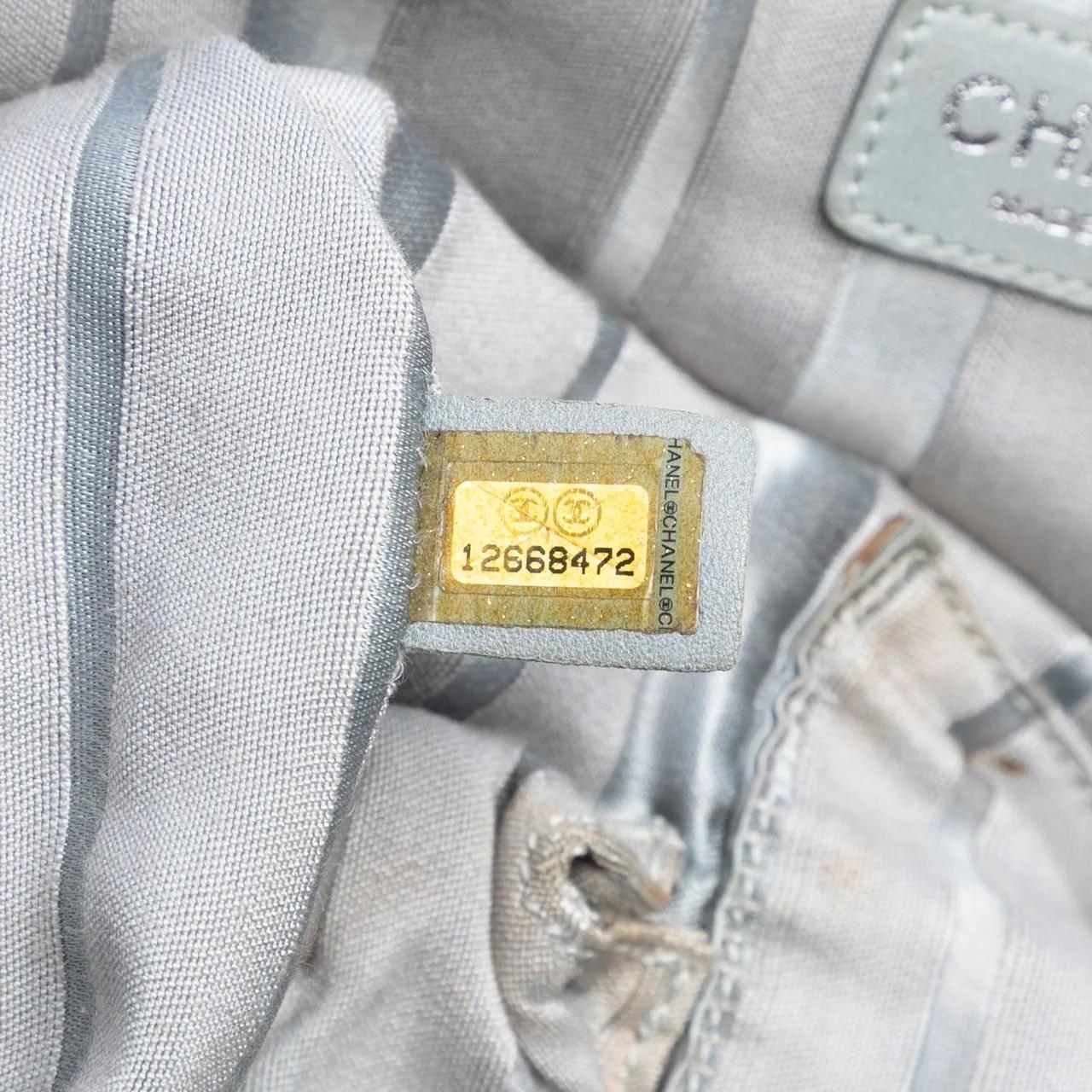 Thumbnail - Chanel Hobo Bags - CC Lambskin Disc Bon Bon Flap - Gr. unisize - in Schwarz - für Damen