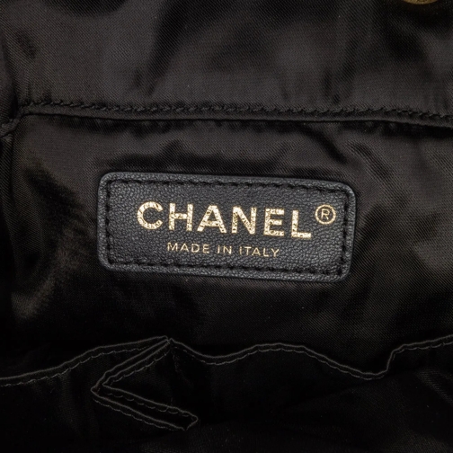 Chanel Sac à bandoulière 2018-2019 Quilted Nylon Crystal CC Drawstring Slin schwarz (Image 21)