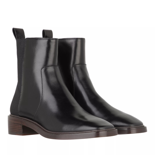 Tory Burch Chelsea Boot Perfect Black Chelsea Boot