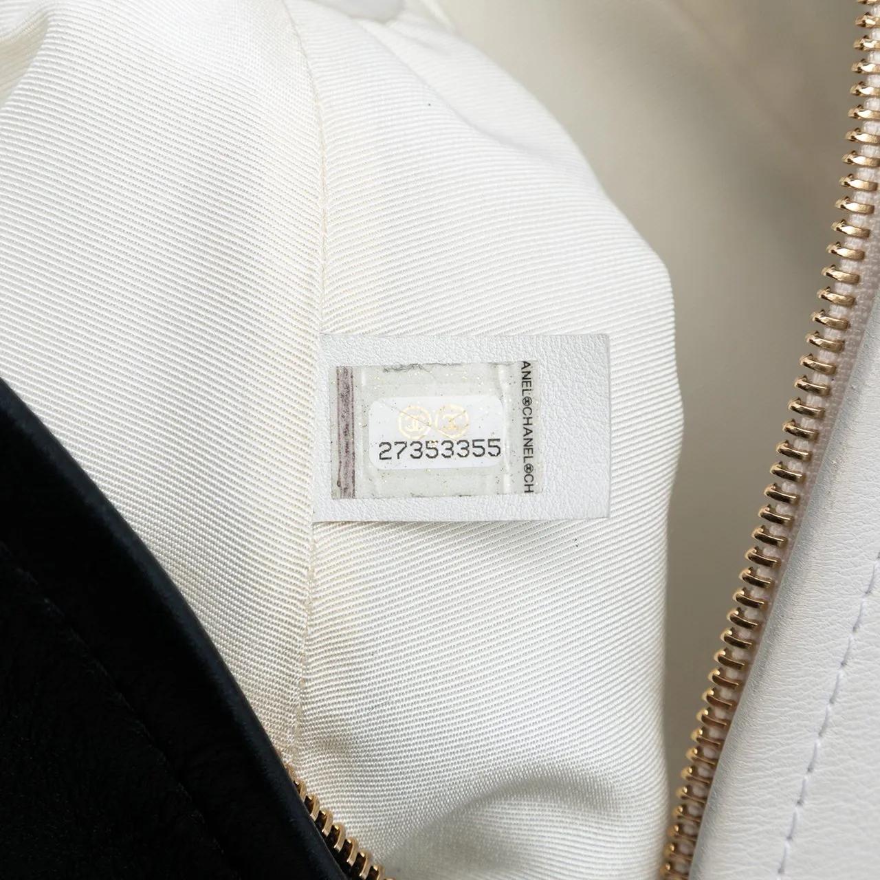 Thumbnail - Chanel Hobo Bags - Calfskin Coco Beach Ball Bag - Gr. unisize - in Schwarz - für Damen