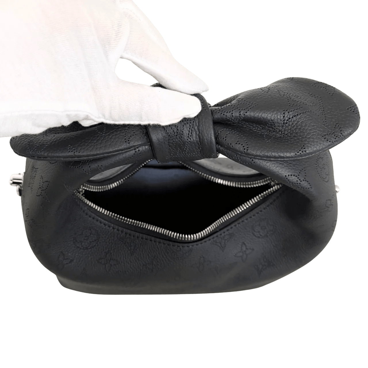 Thumbnail - Louis Vuitton Crossbody Bags - Louis Vuitton Why Knot PM M20703 Black - Gr. unisize - in Schwarz - für Damen