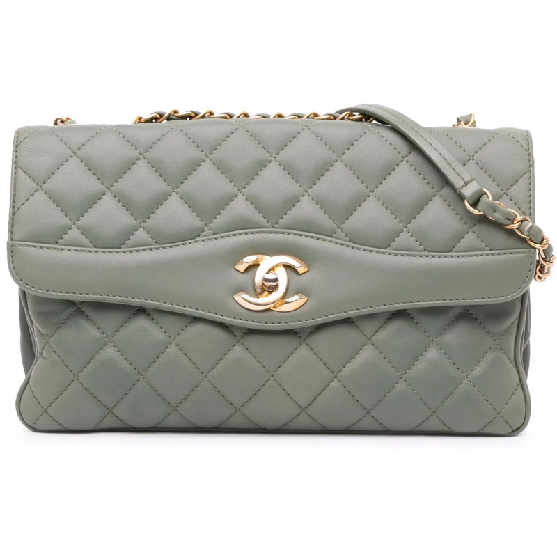 Chanel Schultertasche Large Quilted Lambskin Daily Companion Flap grün