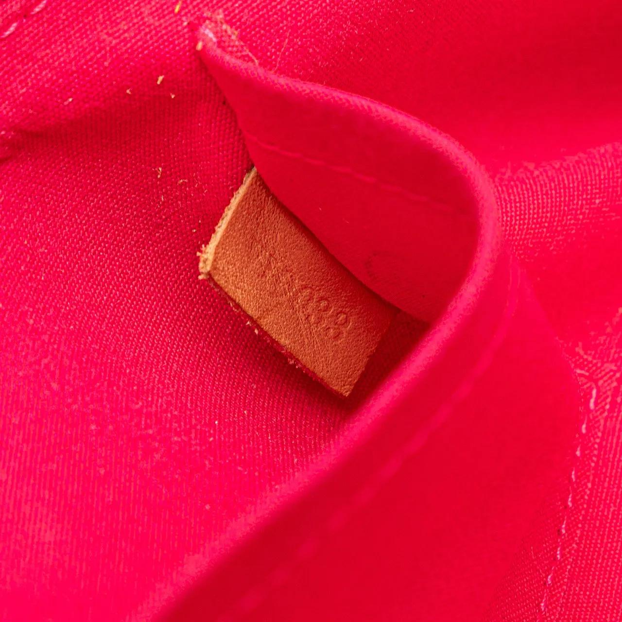 Thumbnail - Louis Vuitton Hobo Bags - Monogram Vernis Sullivan Horizontal PM - Gr. unisize - in Gold - für Damen