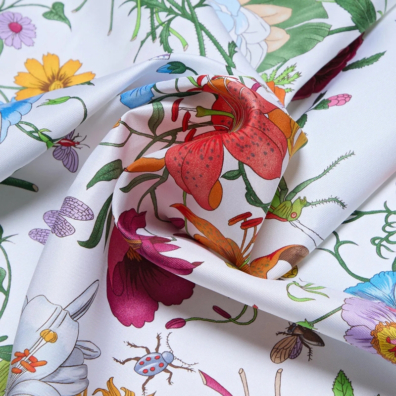 Gucci Halstuch Printed Flora Silk Carré White(Image 4)