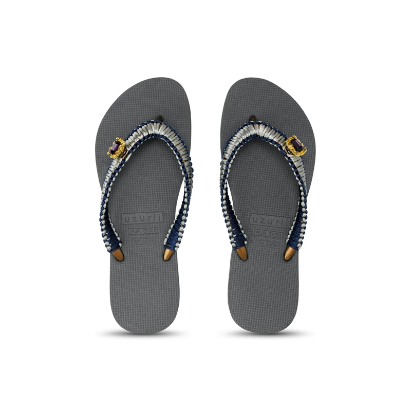 UZURII Flip Flops Zehentrenner Silver Macrame Switch silber