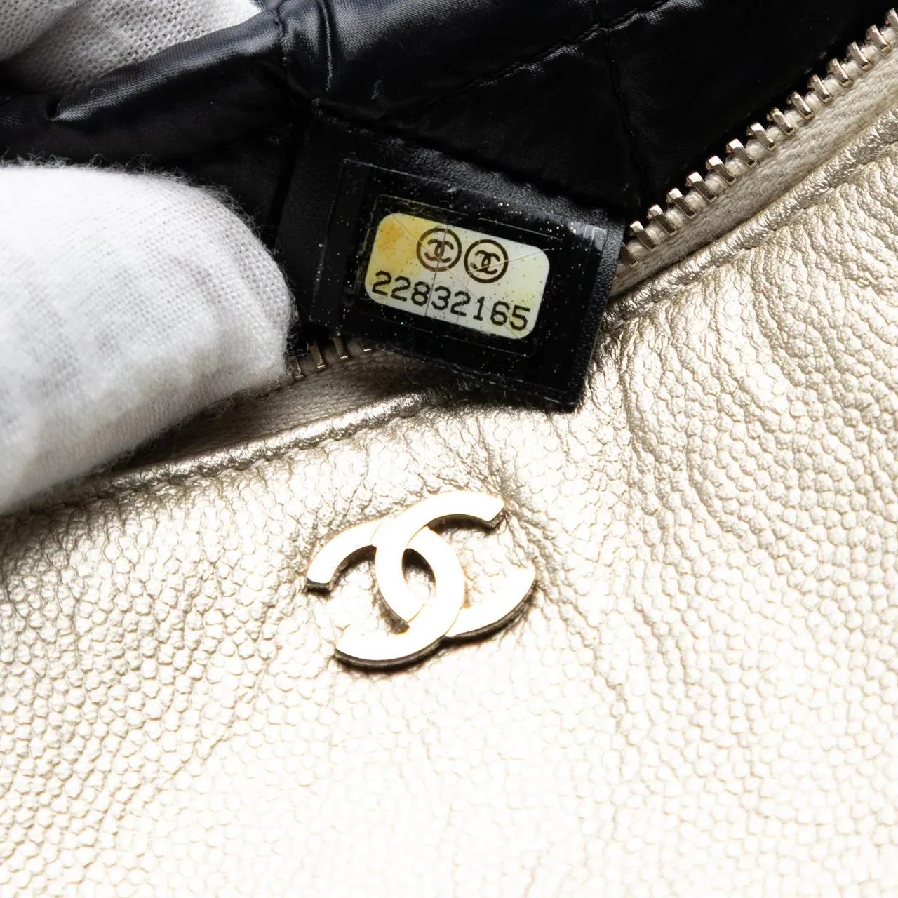 Thumbnail - Chanel Clutches - Medium Bicolor Caviar and Iridescent Calfskin O Ca - Gr. unisize - in Gold - für Damen