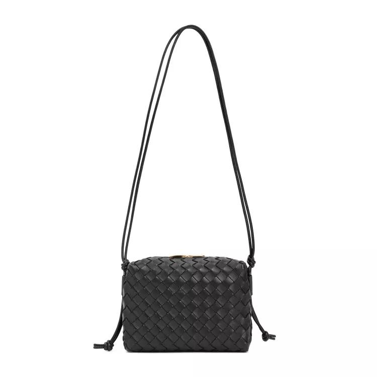 Bottega Veneta Shopper - Black Leather Small Loop Camera Bag - Gr. unisize - in Schwarz - für Damen