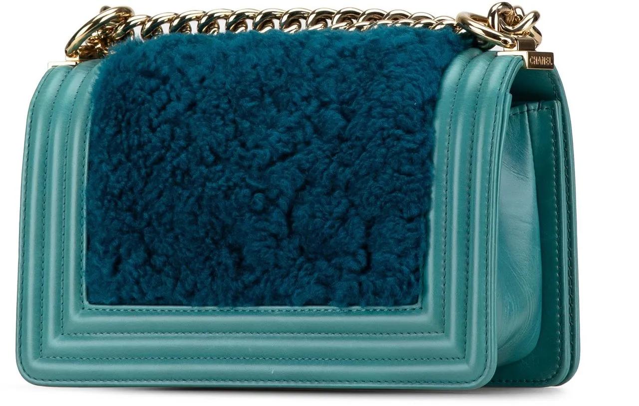 Chanel Hobo bags 2016-2017 Small Shearling Boy Flap in blauw