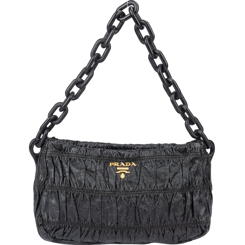 Prada Fourre-tout Prada Quilted Patent Leather Shoulder Bag schwarz