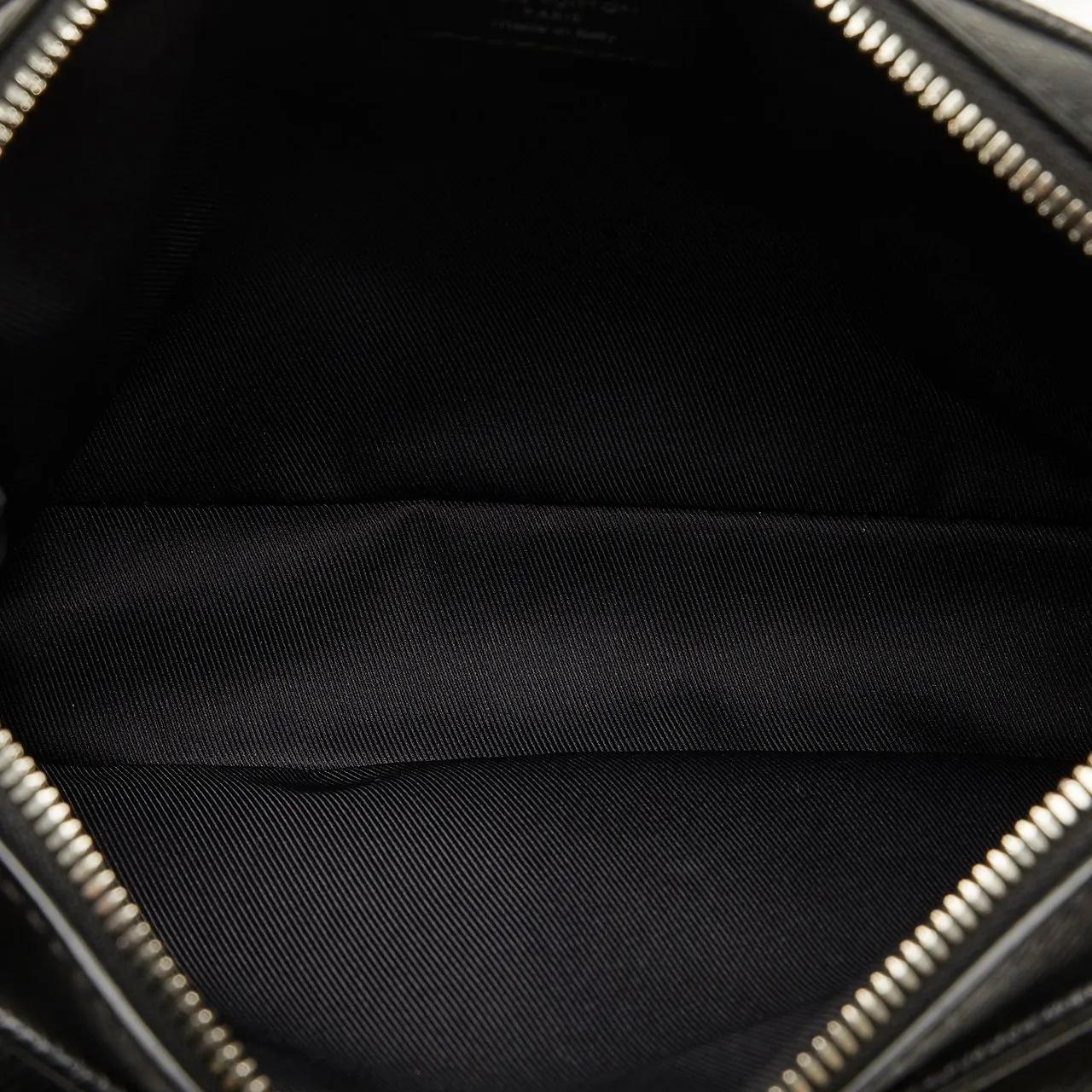 Thumbnail - Louis Vuitton Bauchtaschen - 2018 Taiga Outdoor Bumbag - Gr. unisize - in Schwarz - für Damen
