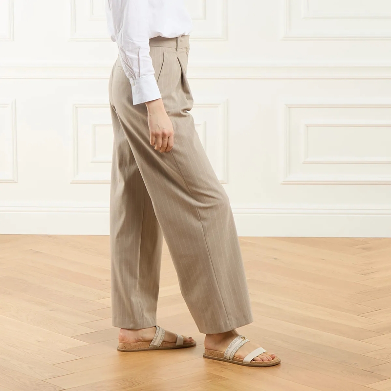 MICHAEL Michael Kors Slides Mandy Flat Sandal Van/Cream(Image 2)