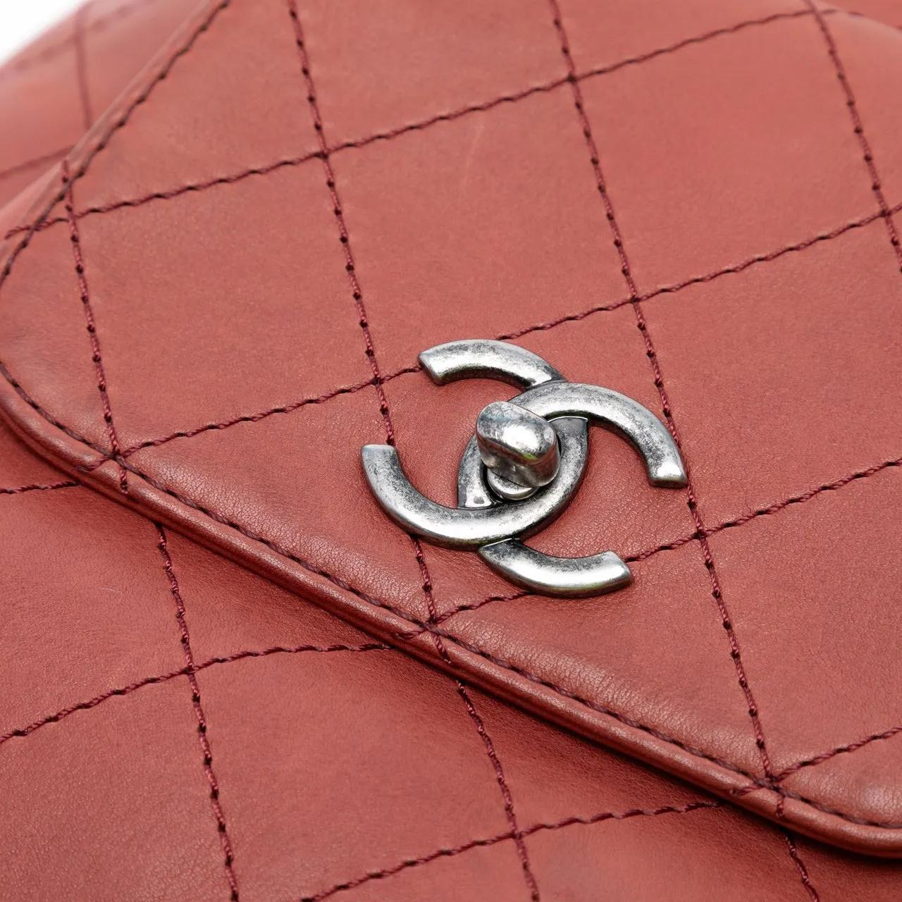 Thumbnail - Chanel Rucksäcke - Medium Stitched Calfskin Urban Luxury Drawstring B - Gr. unisize - in Rot - für Damen