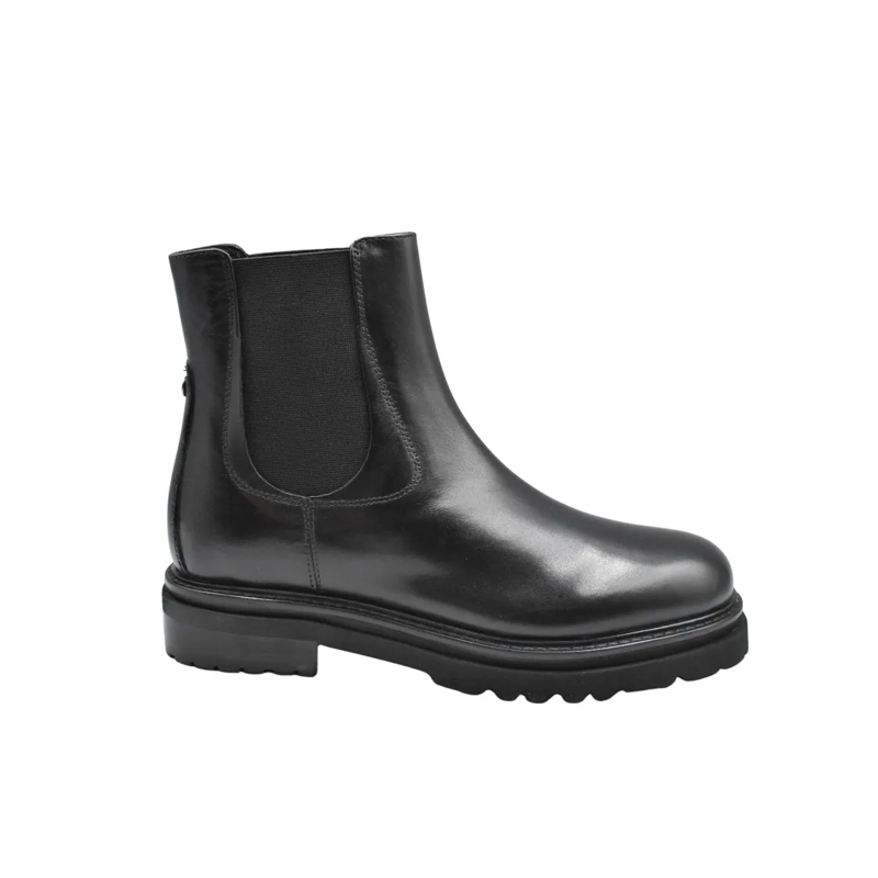 Janet & Janet Stiefel Polished Leather Ankle Boots With Lug Sole Black