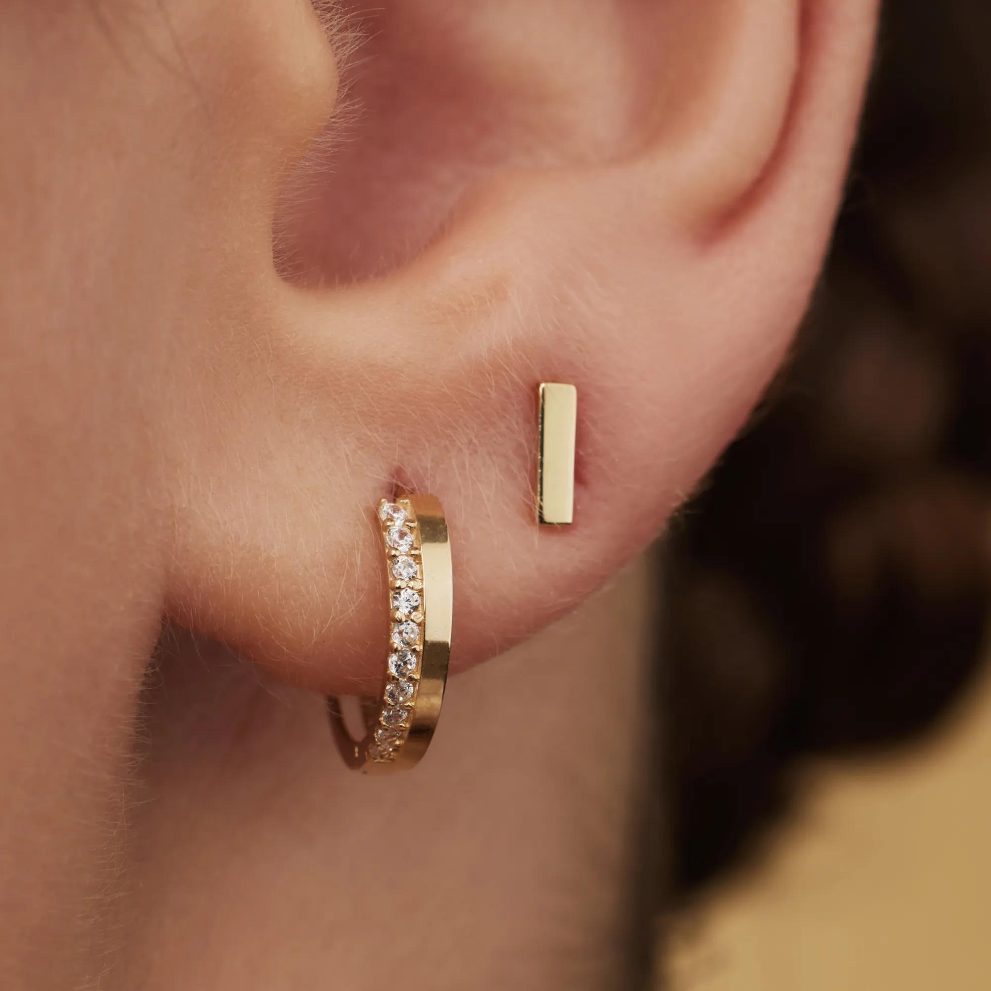Thumbnail - Isabel Bernard Ohrringe - Le Marais Louna 14 Karat Hoop Earrings With Zircon - Gr. unisize - in Gold - für Damen