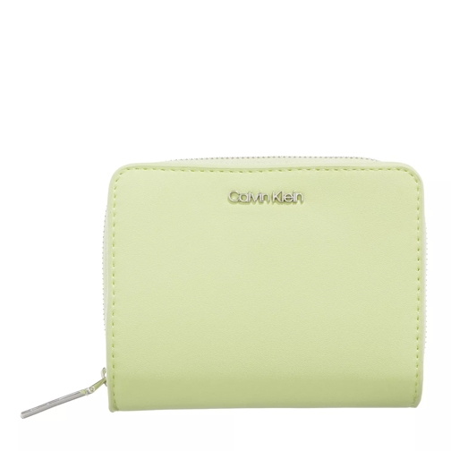 Calvin Klein Ck Must Wallet W/Flap Medium Spirit Green Bi-Fold Portemonnaie