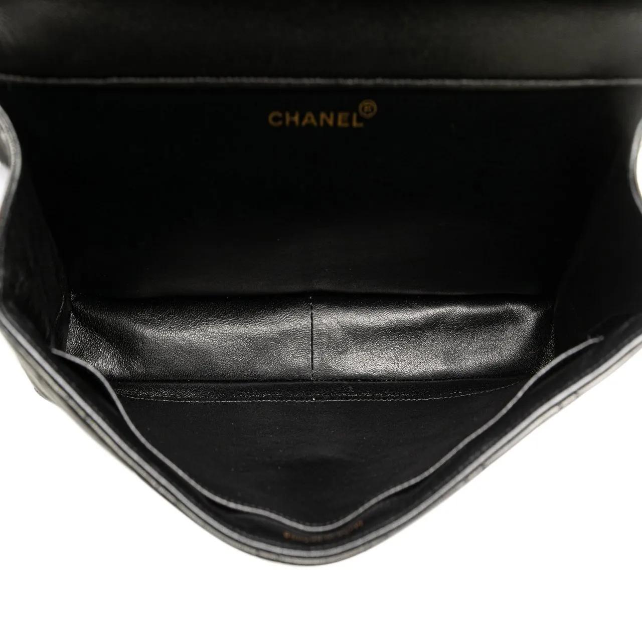 Thumbnail - Chanel Hobo Bags - 1996-1997 Jumbo Lambskin Double Sided Flap - Gr. unisize - in Schwarz - für Damen