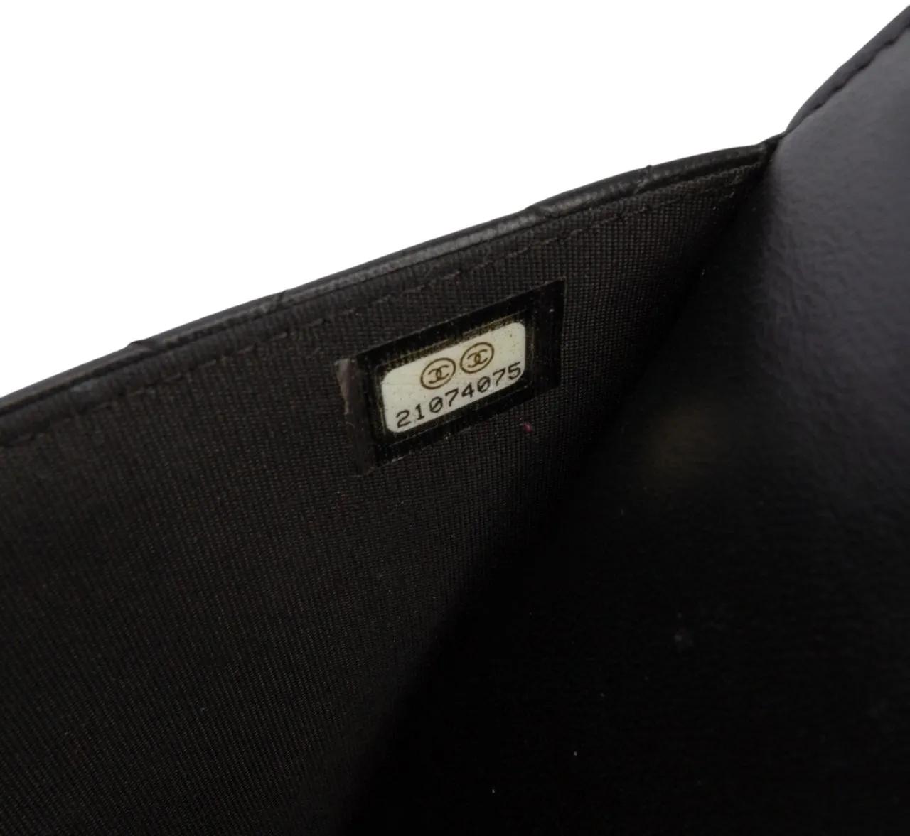 Thumbnail - Chanel Hobo Bags - Quilted Lambskin Boy Wallet On Chain - Gr. unisize - in Schwarz - für Damen