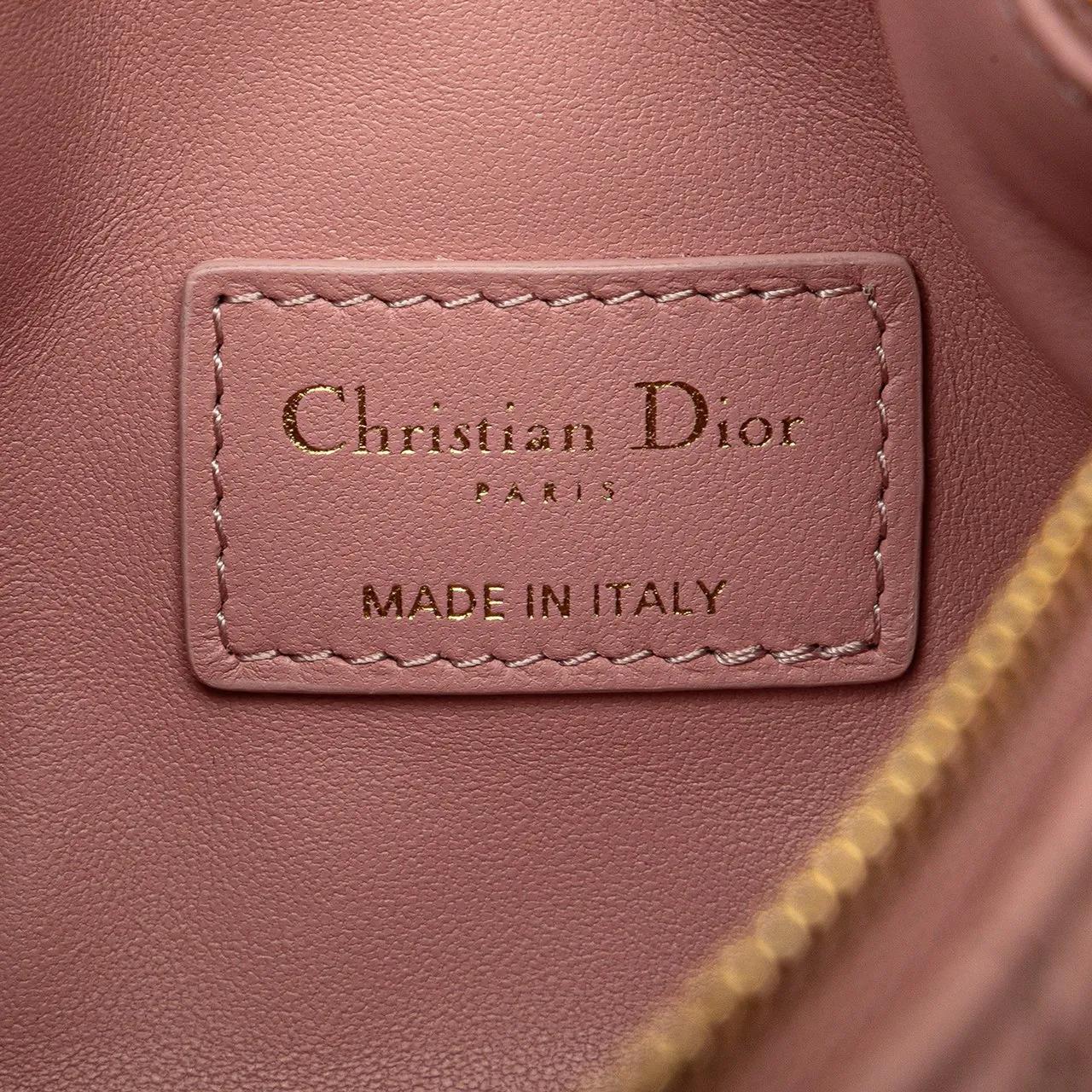 Thumbnail - Christian Dior Crossbody Bags - Small Calfskin Macrocannage Diortravel Nomad Pouch - Gr. unisize - in Gold - für Damen
