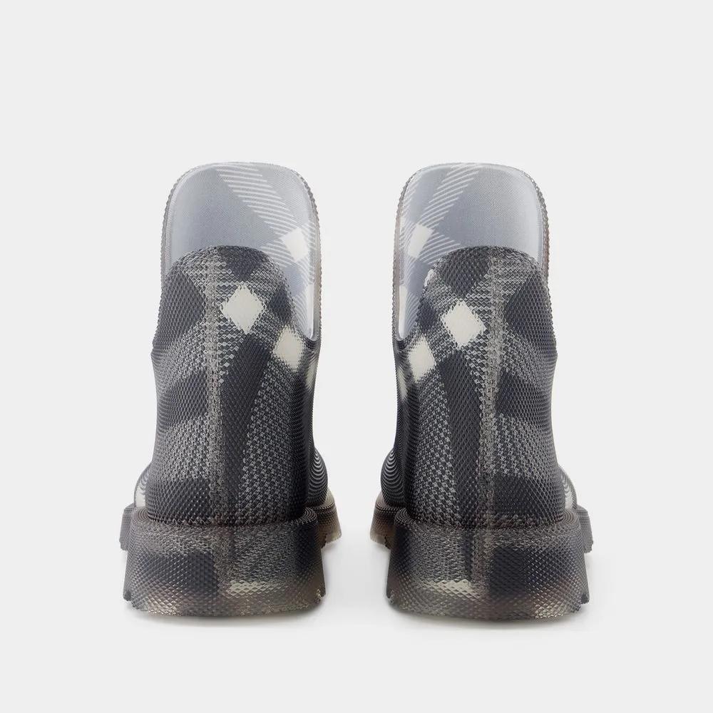 Black burberry boots sales