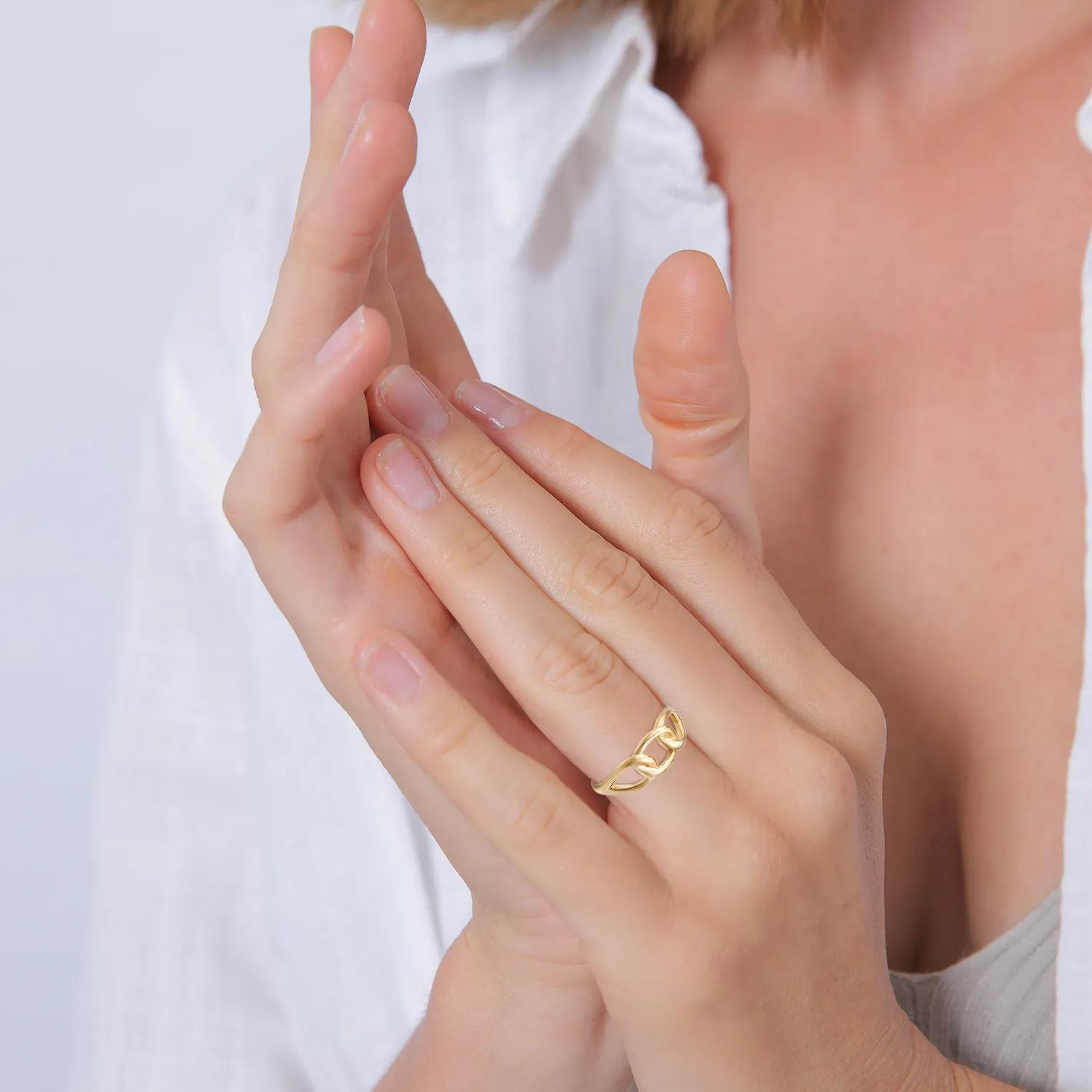 Ring for ladies gold discount