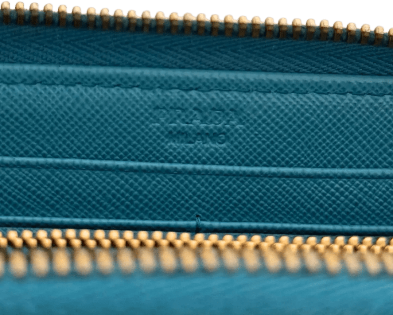 Thumbnail - Prada Kleinleder - Prada Zippy wallet in Saffiano leather, blue / goo - Gr. unisize - in Blau - für Damen