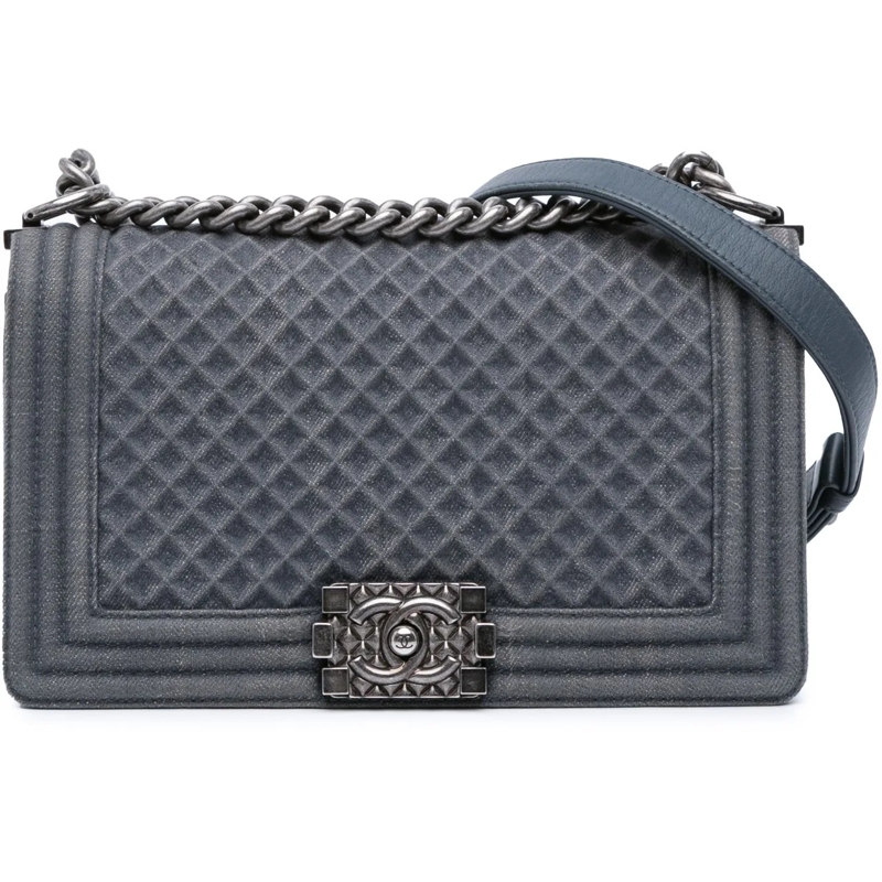 Chanel Schultertasche Medium Embossed Denim Boy Flap blau