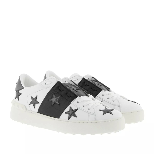 Valentino Garavani Open Star Sneakers Calf Leather Black/White lage-top sneaker