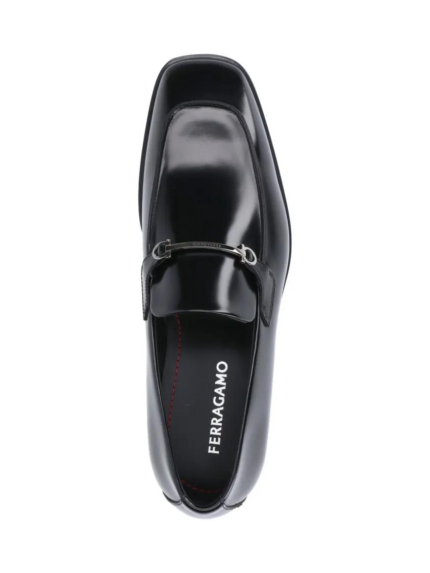 Thumbnail - Salvatore Ferragamo Loafer - Gancini Loafers In Black Leather - Gr. 7_5 - in Schwarz - für Damen