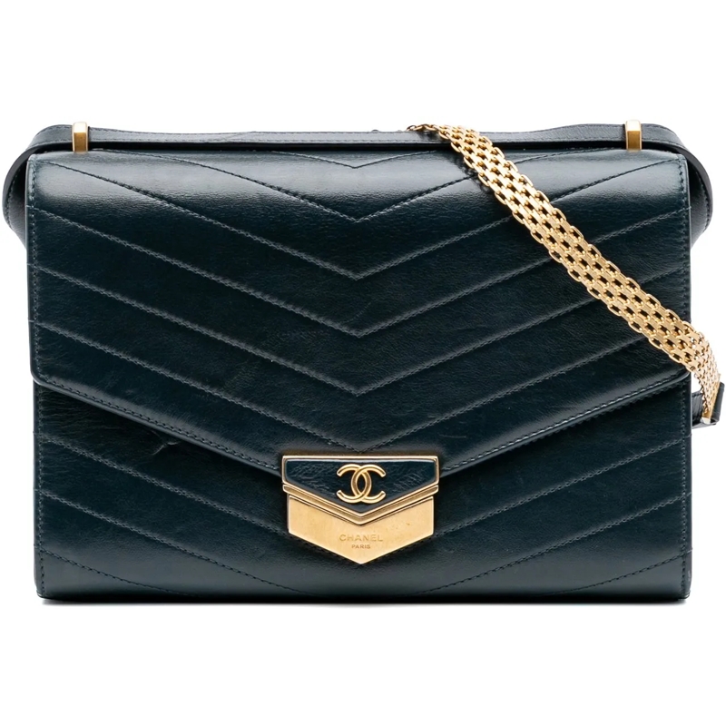 Chanel Schultertasche CC Chevron Calfskin Medal Flap grün