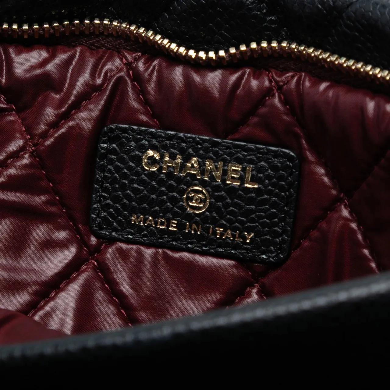 Thumbnail - Chanel Clutches - Quilted Caviar CC Beauty Foldover Clutch - Gr. unisize - in Schwarz - für Damen